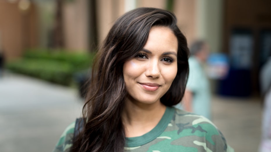 Olivia Olson Biography in English (Age, Height, Family, Husband, Net Worth)